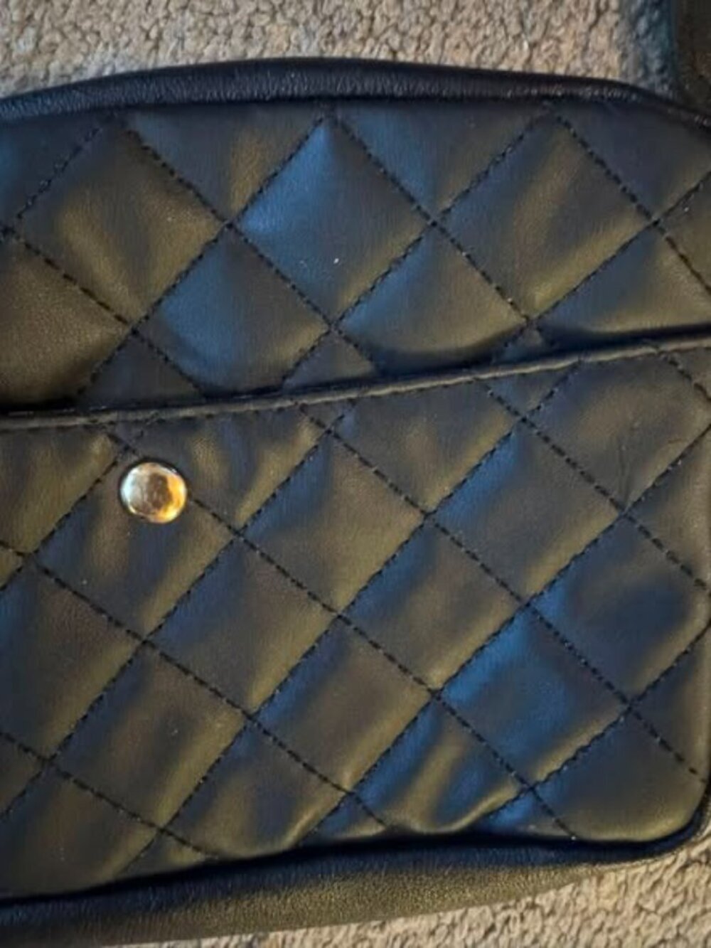 Black Quilted Crossbody Bag Wide Logo Strap Coin Pouch Purse Preowned - Picture 4 of 4
